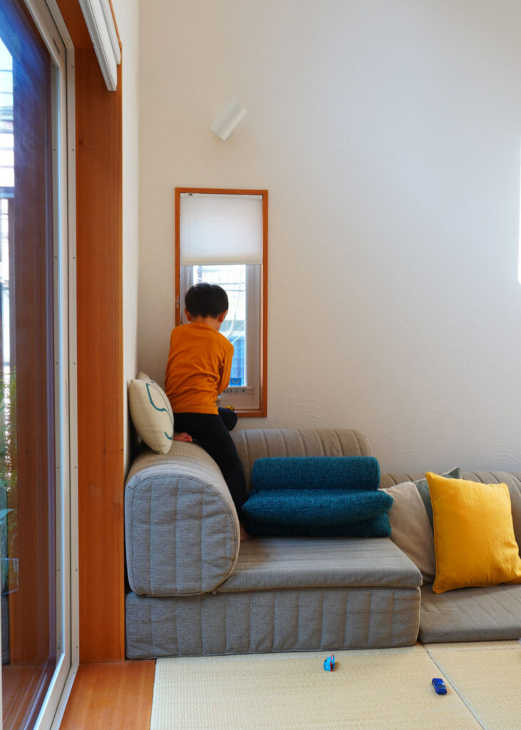【レビュー】新しい家とソファで、家族でゴロゴロ過ごす。｜ローソファ専門店HAREM