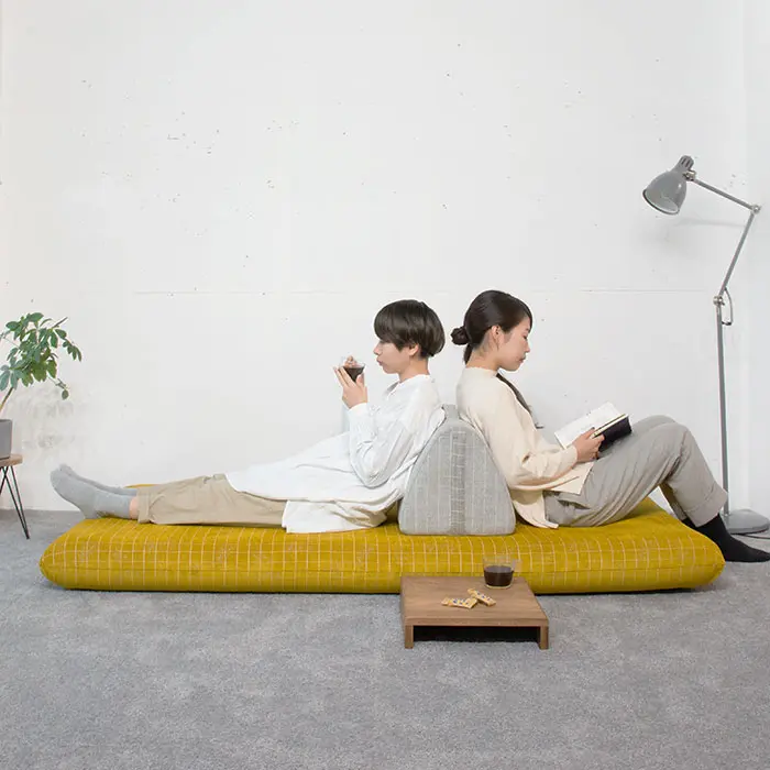 フレキシブルな暮らしに寄り添うローソファー「CARRY SOFA」の商品コンセプト｜国産ローソファ専門店HAREM｜公式通販サイト