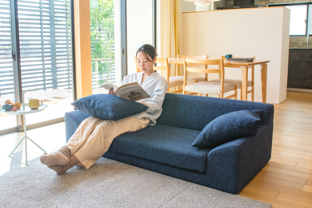 置くことで部屋を広く見せるローソファー「LOHAS SOFA」の商品